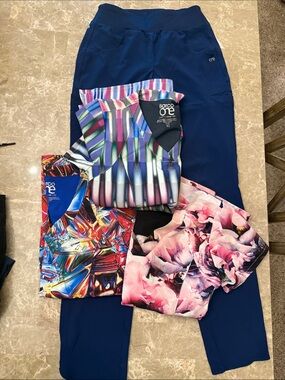 Women’s Grey’s Anatomy scrubs pants xxs in three tops xs